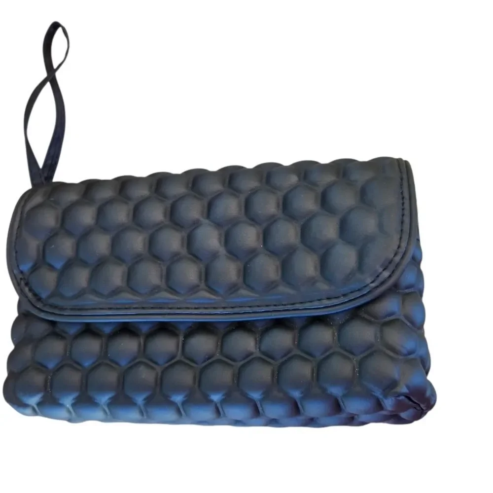 The Bump Bag Cosmetics Organizer Tri-fold Travel Clutch Black